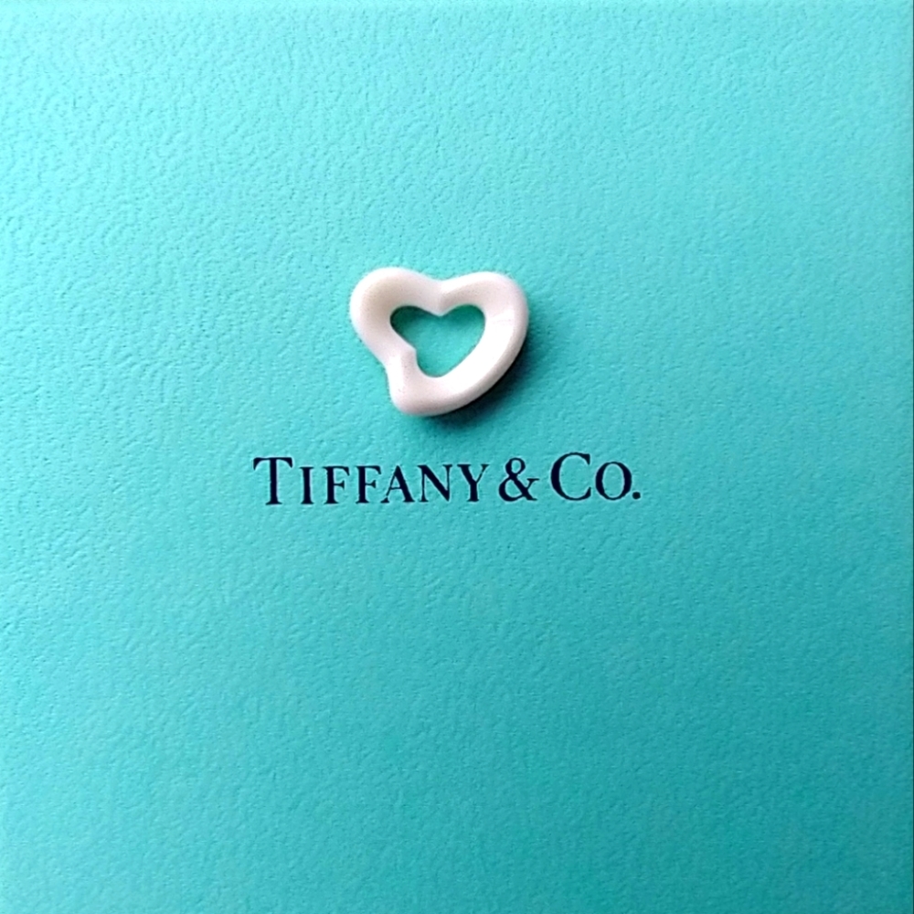 Tiffany & Co Elsa Paretti Open Heart Charm - white chalcedony